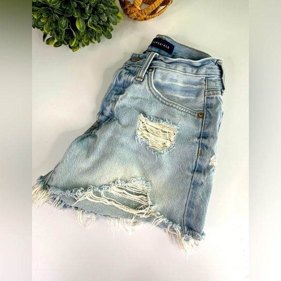 Aeropostale 90s High Rise Cut-Off Light Wash Jean Shorts Size 000 - Picture 3 of 11